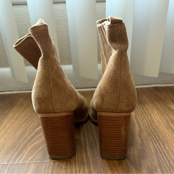 Marc Fisher Brown Tan Suede Ankle Booties Size 8 - Picture 2 of 5